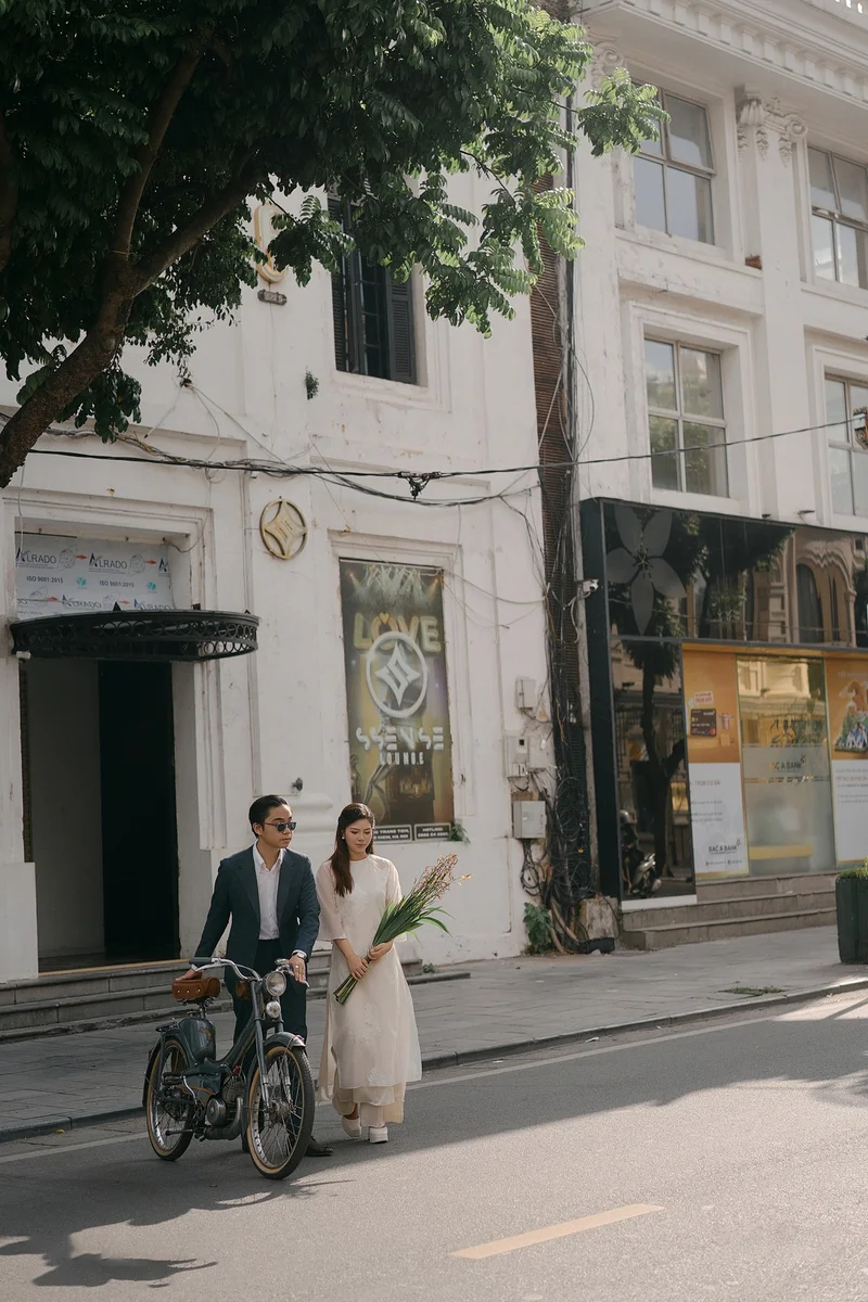 Chú rể Đông Hải — Lord & Taylor Xanh Navy, khoảnh khắc 40
