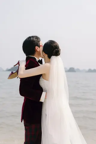 Chú rể Nam Anh — Tuxedo Printemps Velvet Đỏ Bordeaux, ảnh 11