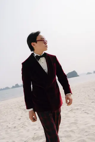 Chú rể Nam Anh — Tuxedo Printemps Velvet Đỏ Bordeaux, ảnh 16