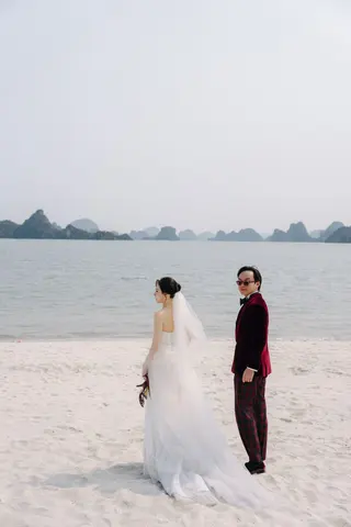 Chú rể Nam Anh — Tuxedo Printemps Velvet Đỏ Bordeaux, ảnh 3