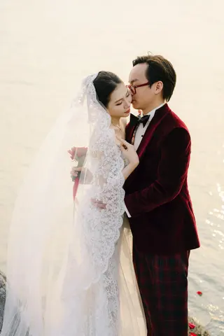 Chú rể Nam Anh — Tuxedo Printemps Velvet Đỏ Bordeaux, ảnh 45