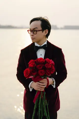 Chú rể Nam Anh — Tuxedo Printemps Velvet Đỏ Bordeaux, ảnh 46