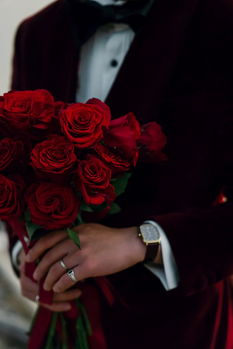 Chú rể Nam Anh — Tuxedo Printemps Velvet Đỏ Bordeaux, khoảnh khắc 48