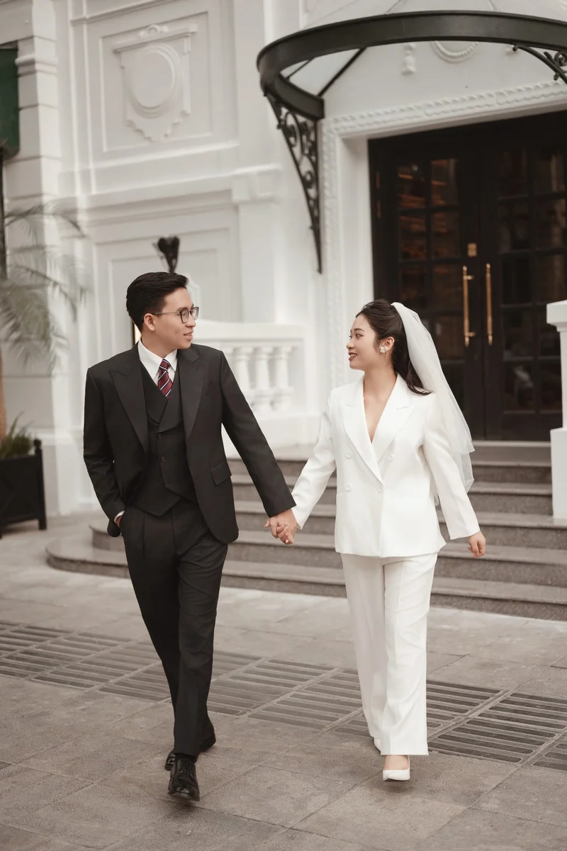 Chú rể Thành Trung — Nobility Ghi Tối — Suit 3 Mảnh, khoảnh khắc 7